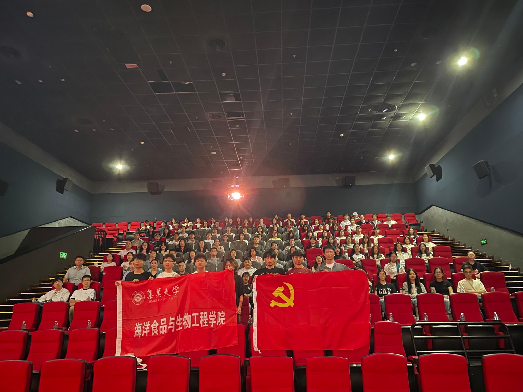 新闻照片1.jpg 新闻照片1.jpg